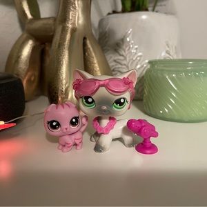 Littlest Pet Shop Authentic Short Hair Cat #125 with Accessories